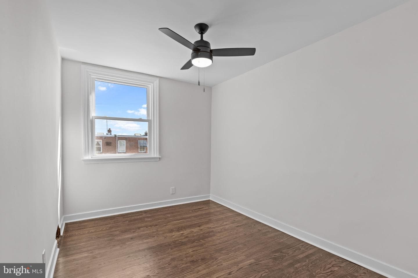 2923 Fanshawe Street photo 18