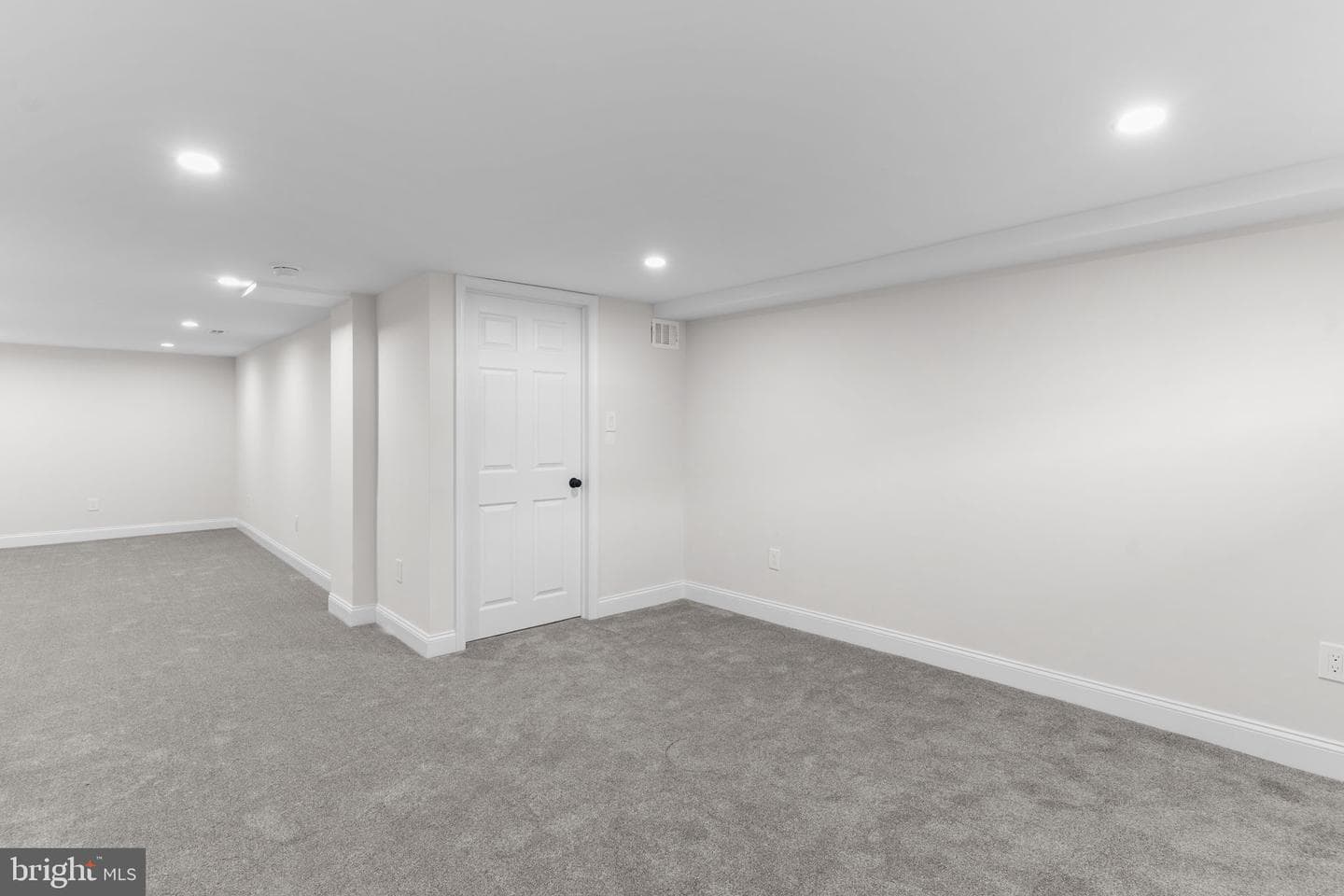 2923 Fanshawe Street photo 20