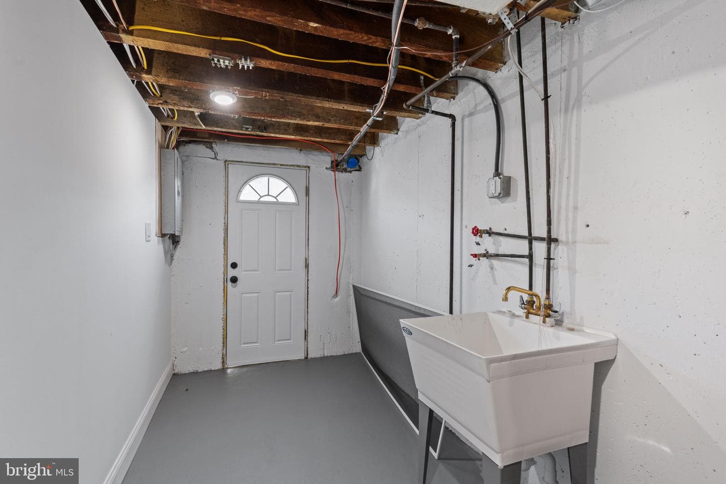 2923 Fanshawe Street photo 24