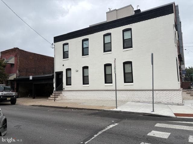 2061 Tasker Street photo 1