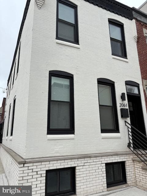 2061 Tasker Street photo 2