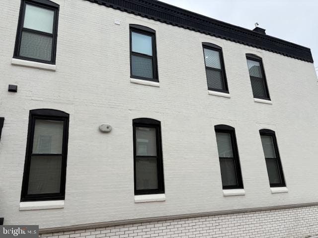 2061 Tasker Street photo 3