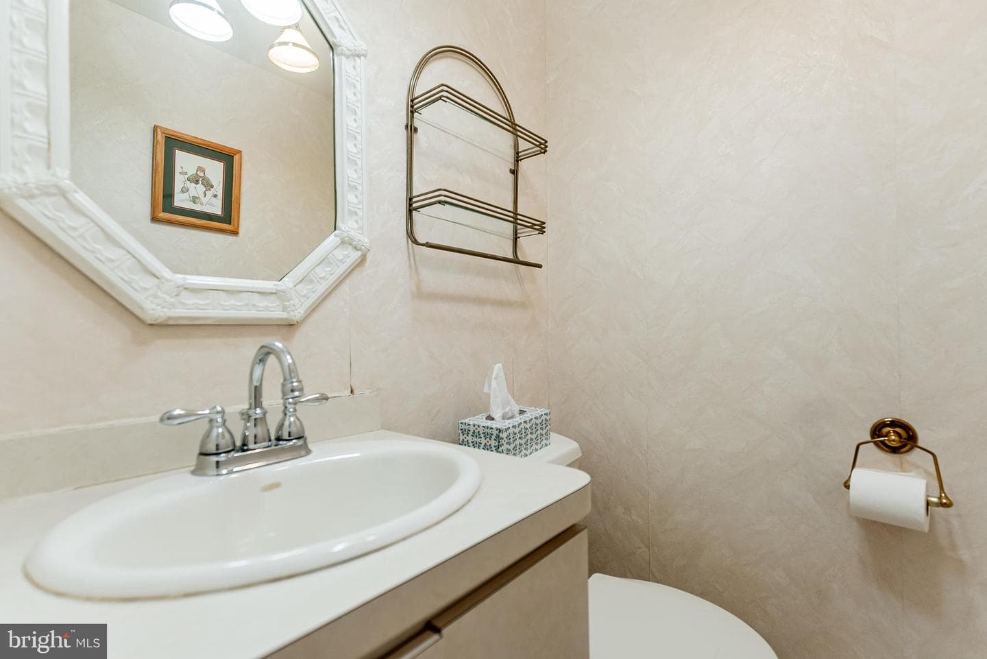 2858 Tremont Street photo 11