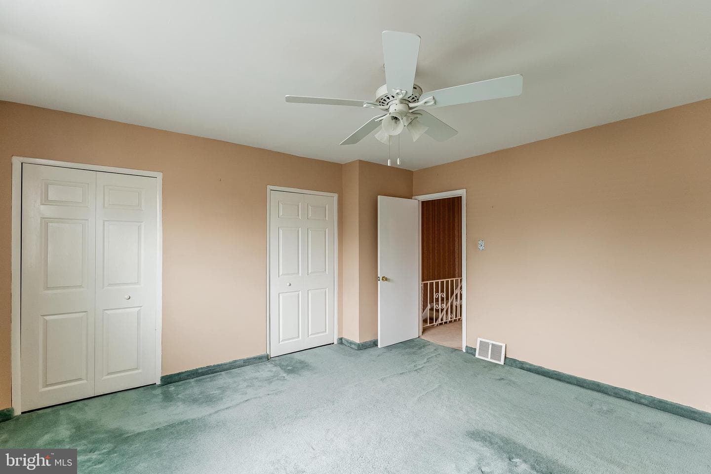 2858 Tremont Street photo 14