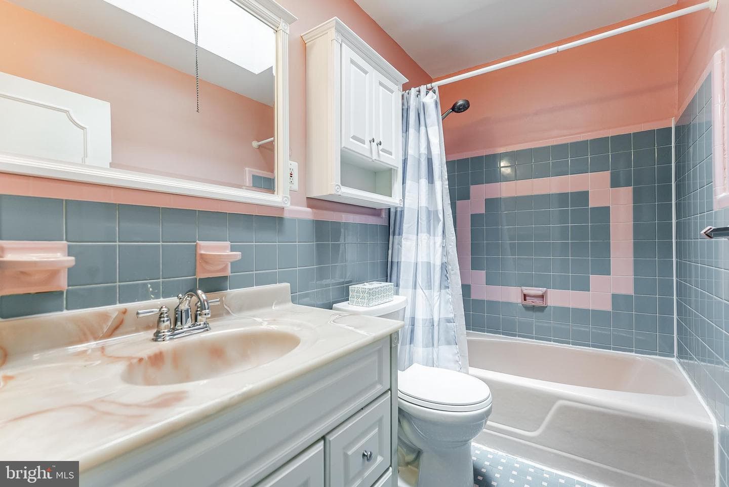 2858 Tremont Street photo 15