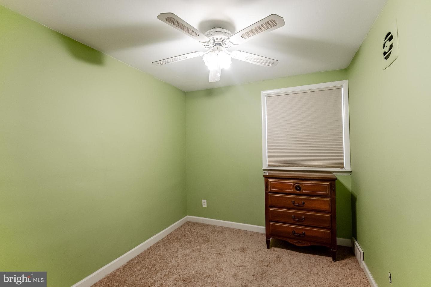 2858 Tremont Street photo 18