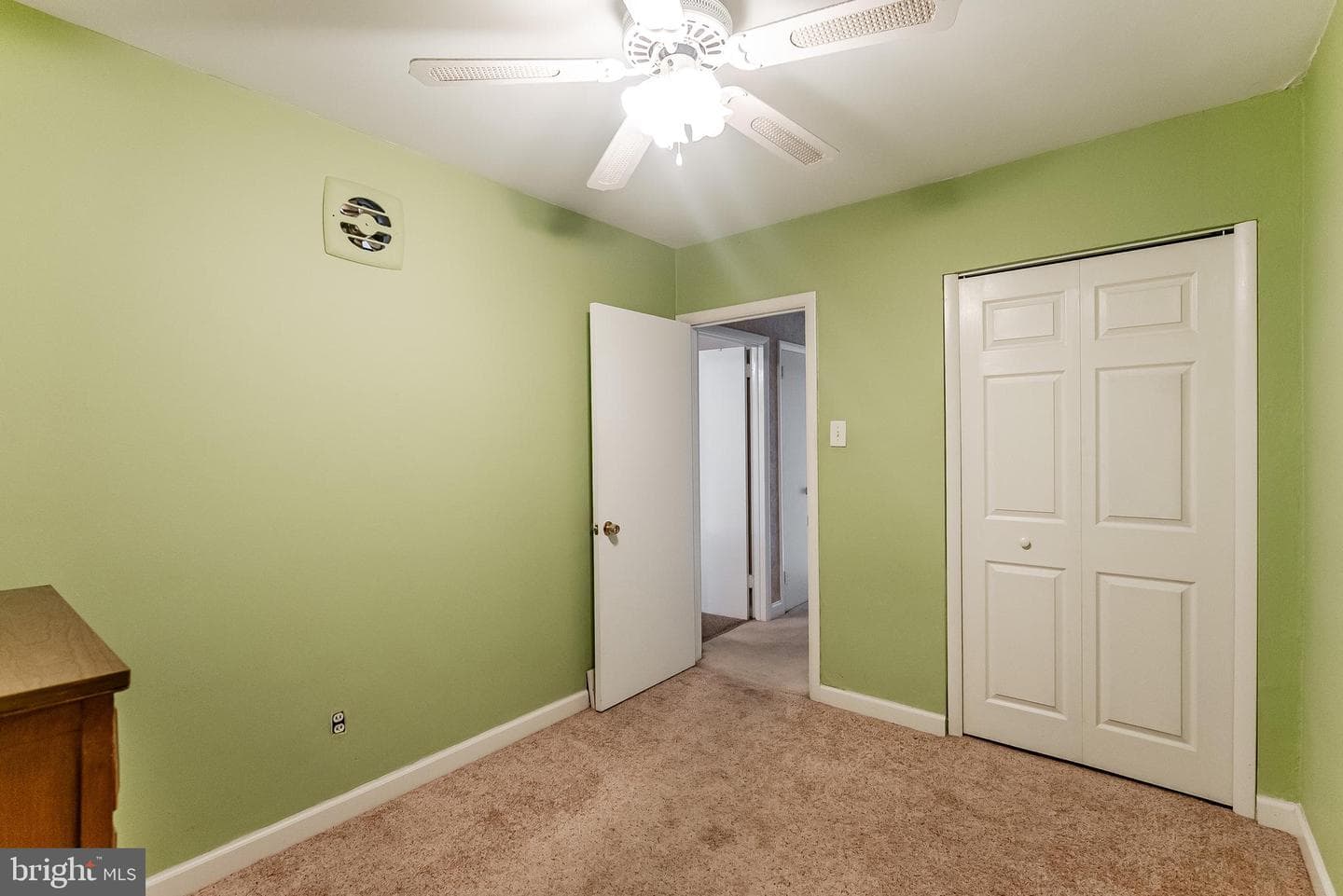 2858 Tremont Street photo 19