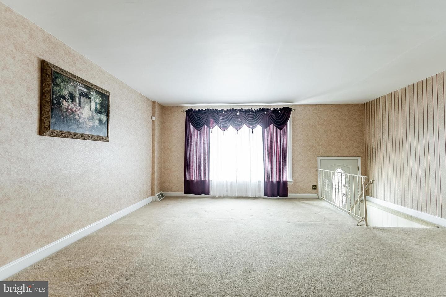 2858 Tremont Street photo 3