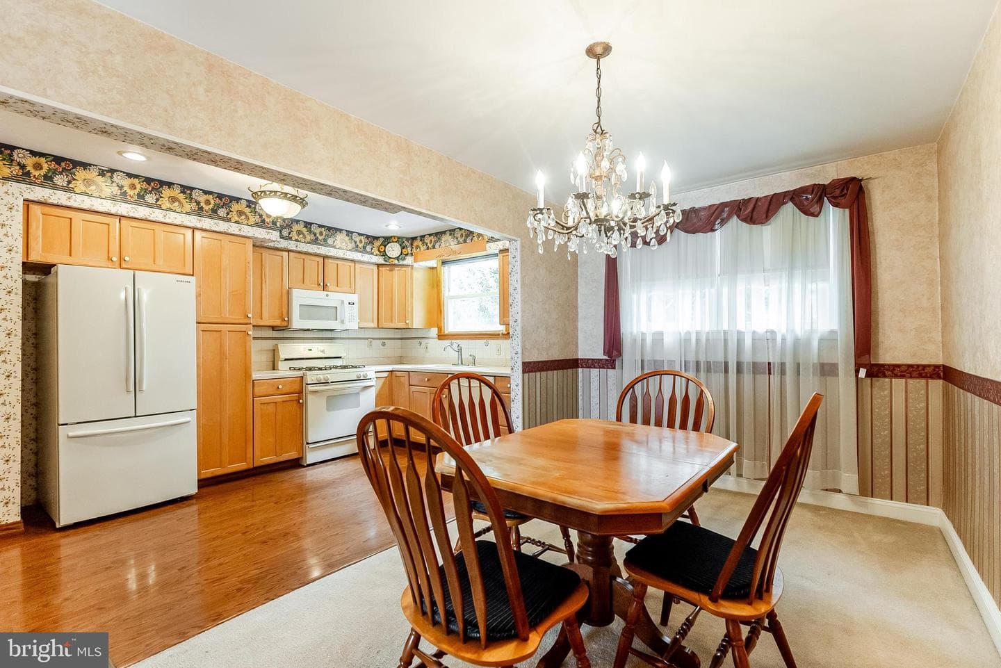 2858 Tremont Street photo 5