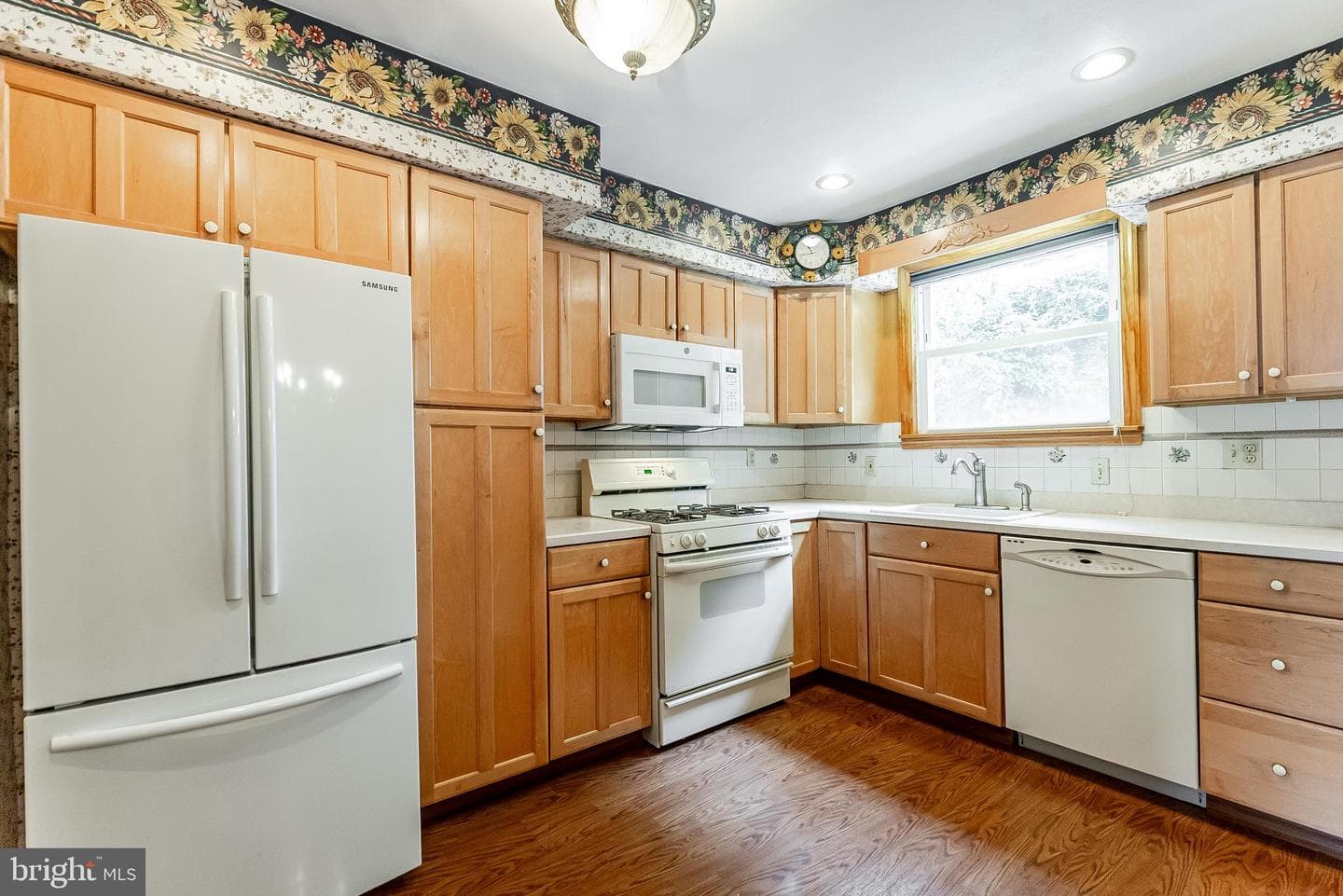 2858 Tremont Street photo 6