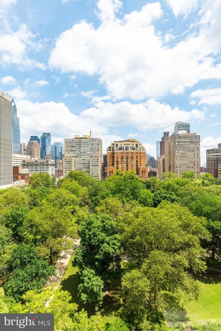 202 W Rittenhouse Square #1108 photo 23