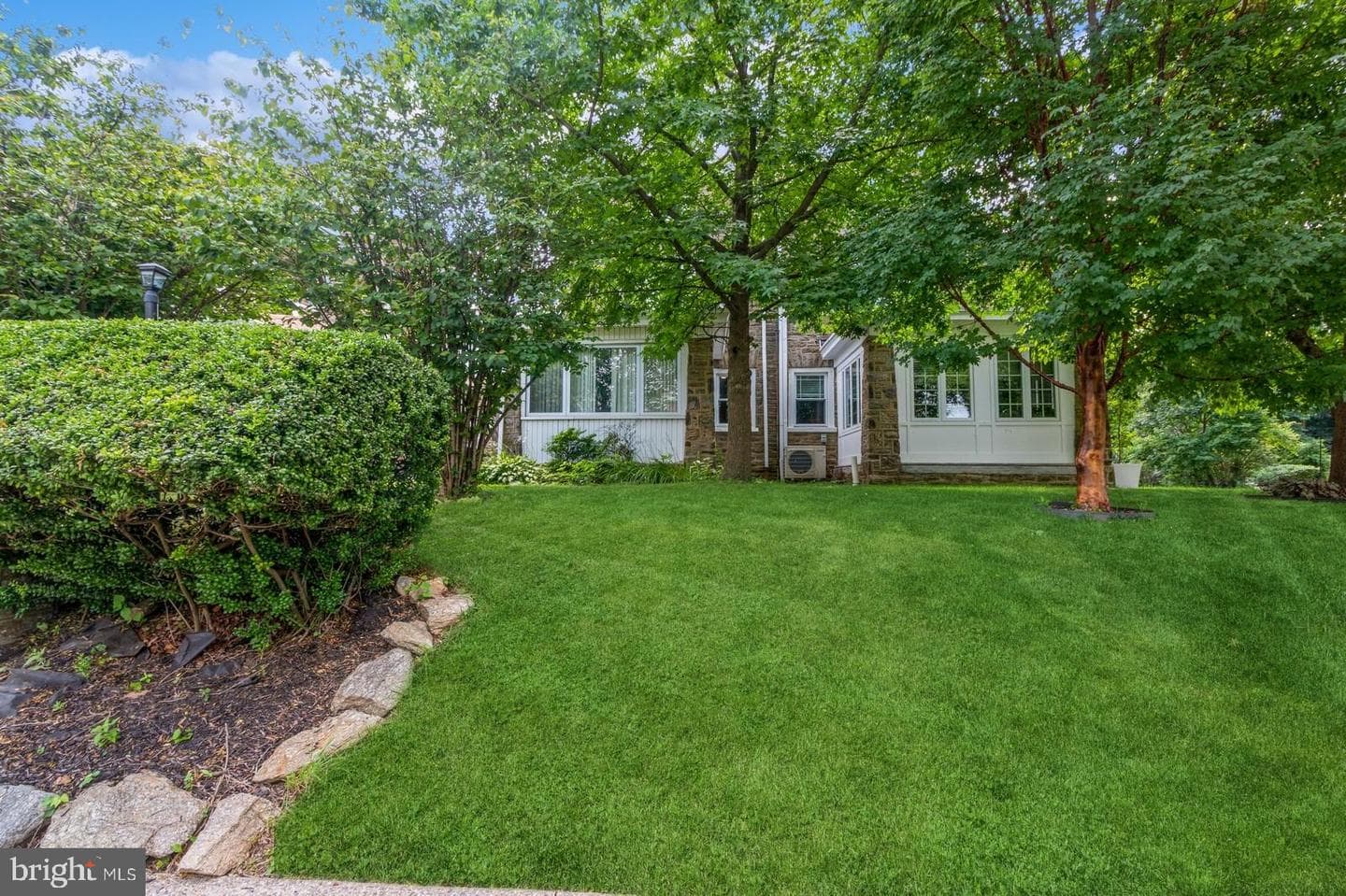 802 E Phil Ellena Street photo 2