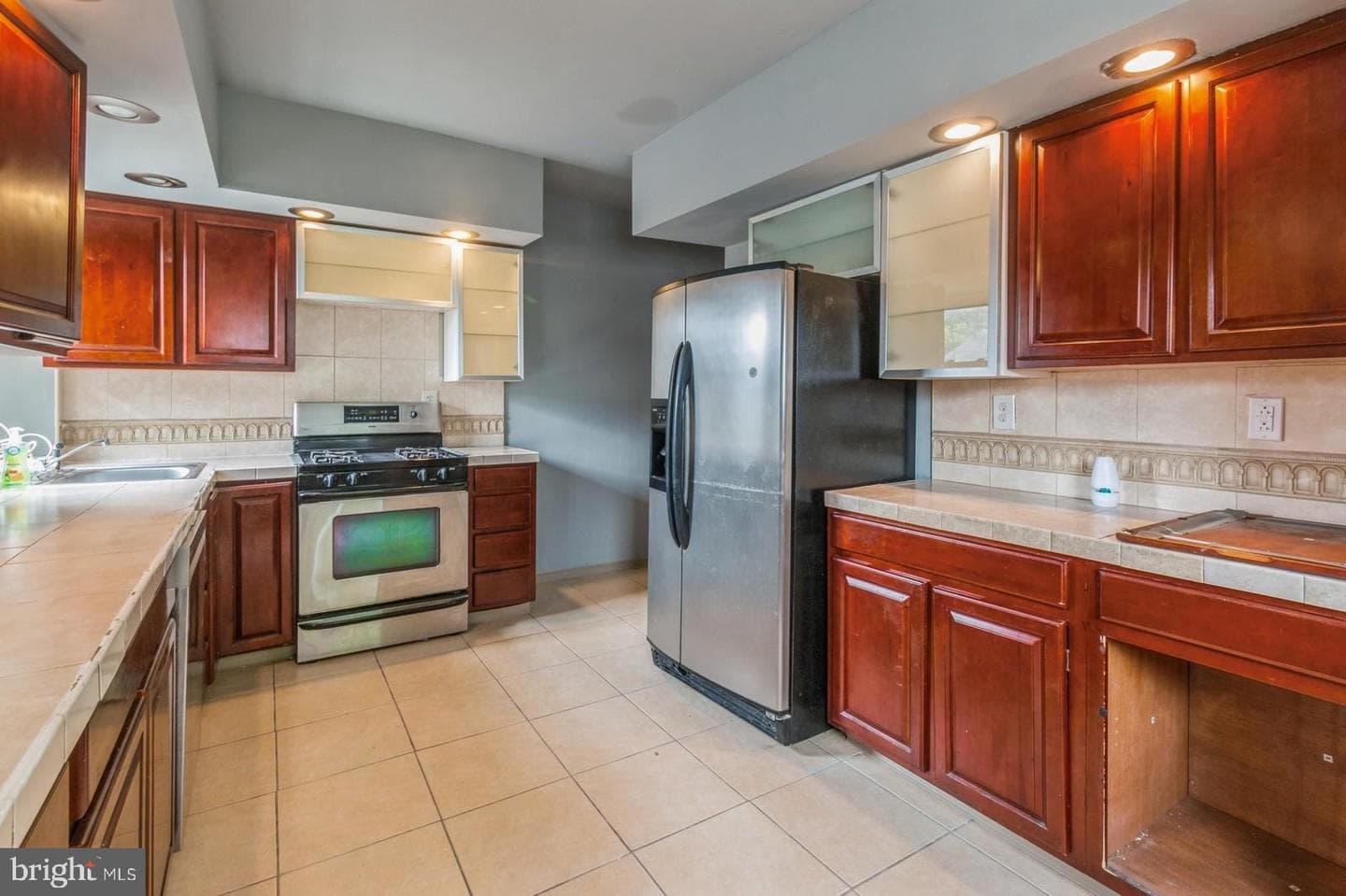 802 E Phil Ellena Street photo 7