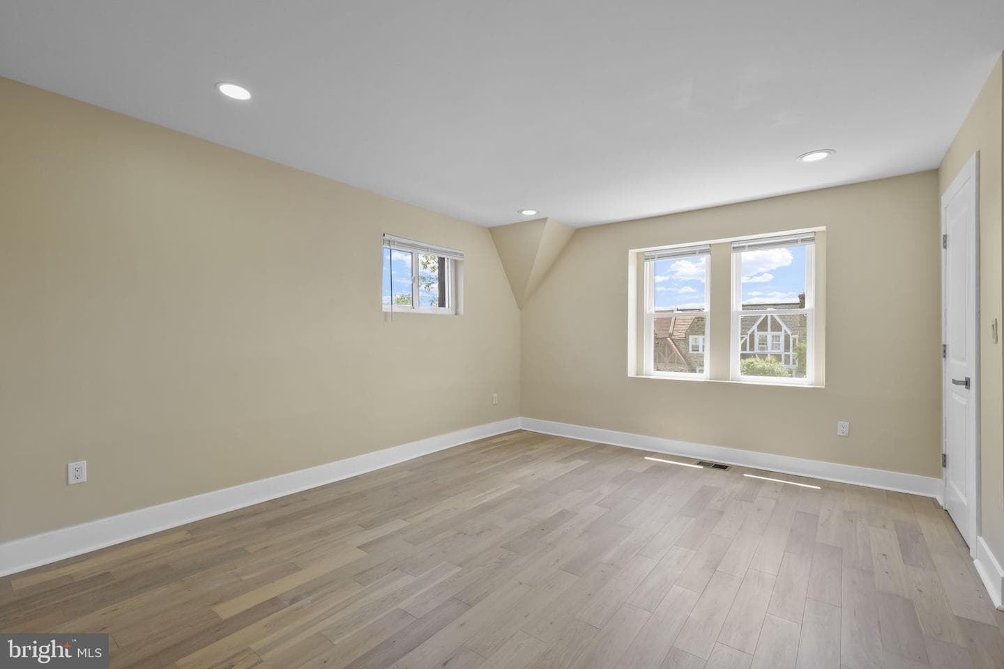 5719 W Jefferson Street photo 20