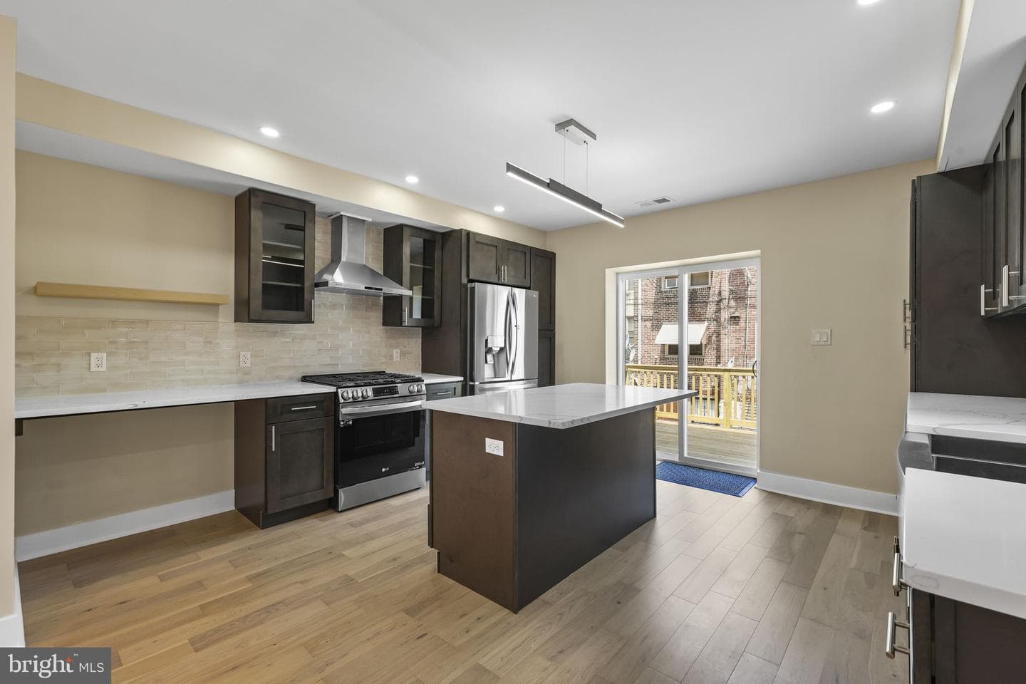 5719 W Jefferson Street photo 4