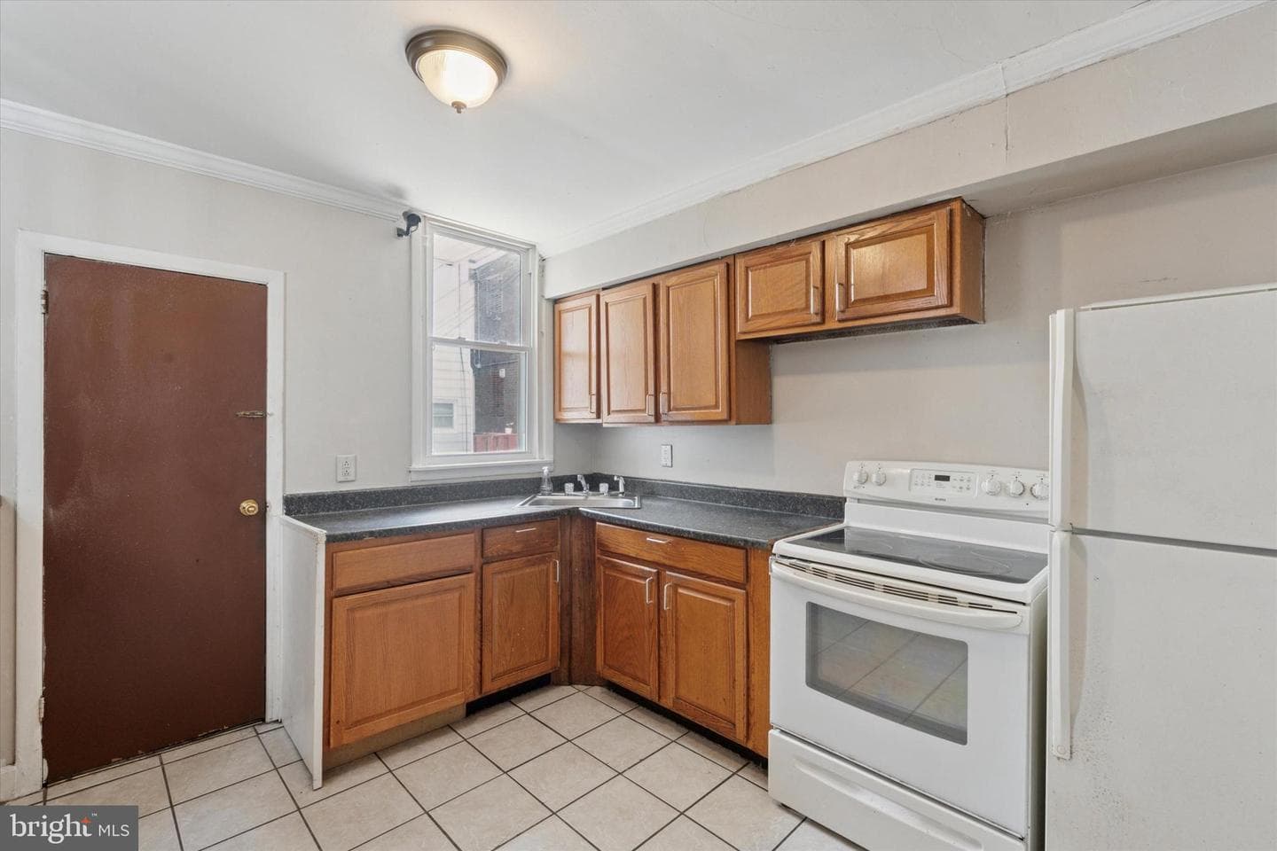 894 Granite Street photo 3