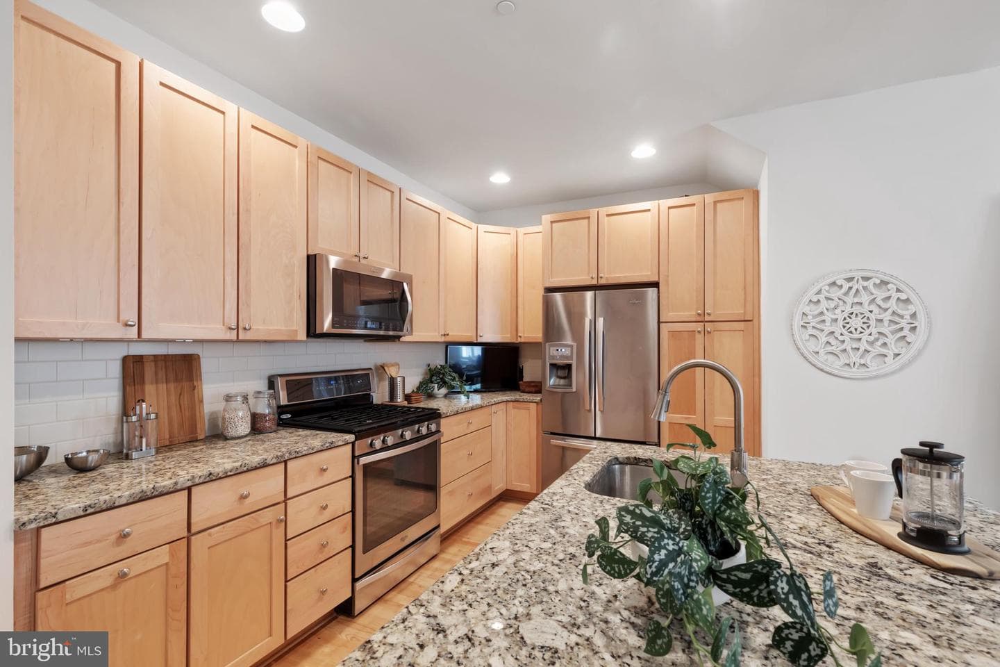 2443 Bainbridge Street photo 10