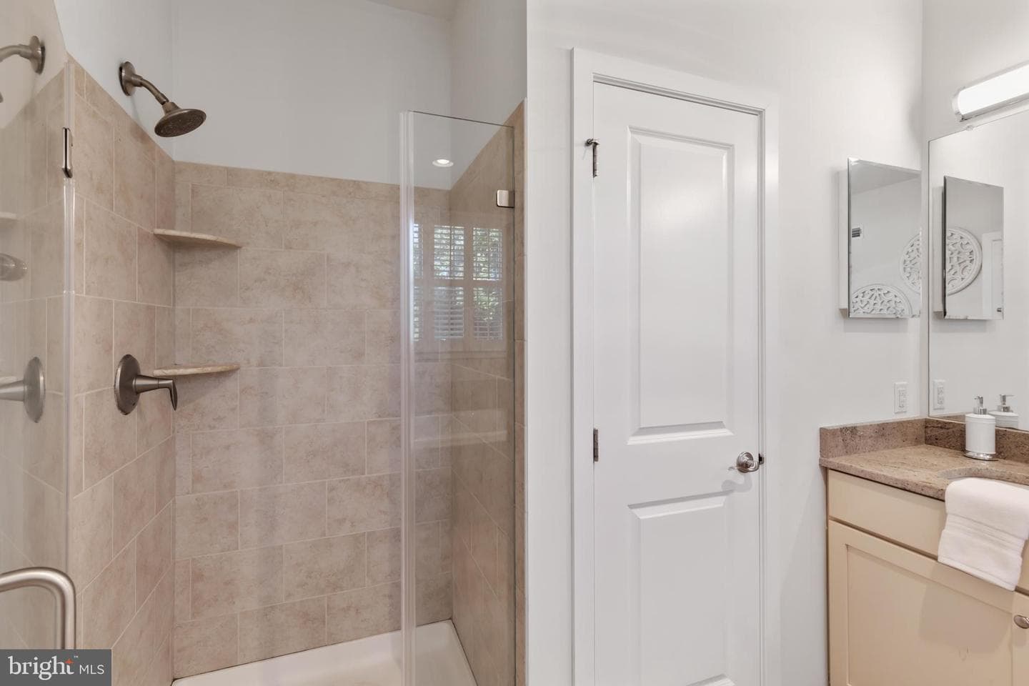 2443 Bainbridge Street photo 18