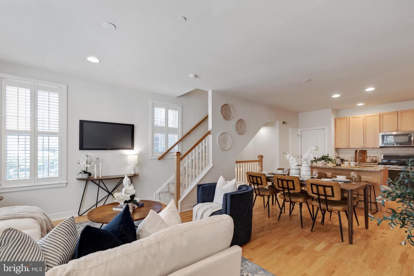 2443 Bainbridge Street photo 2