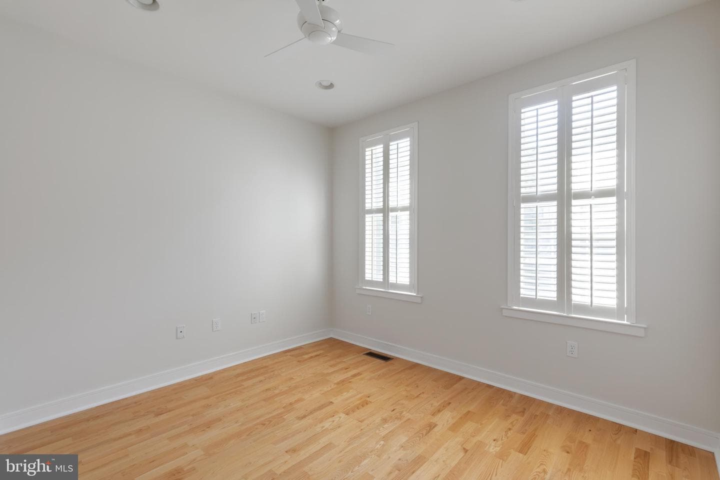 2443 Bainbridge Street photo 24