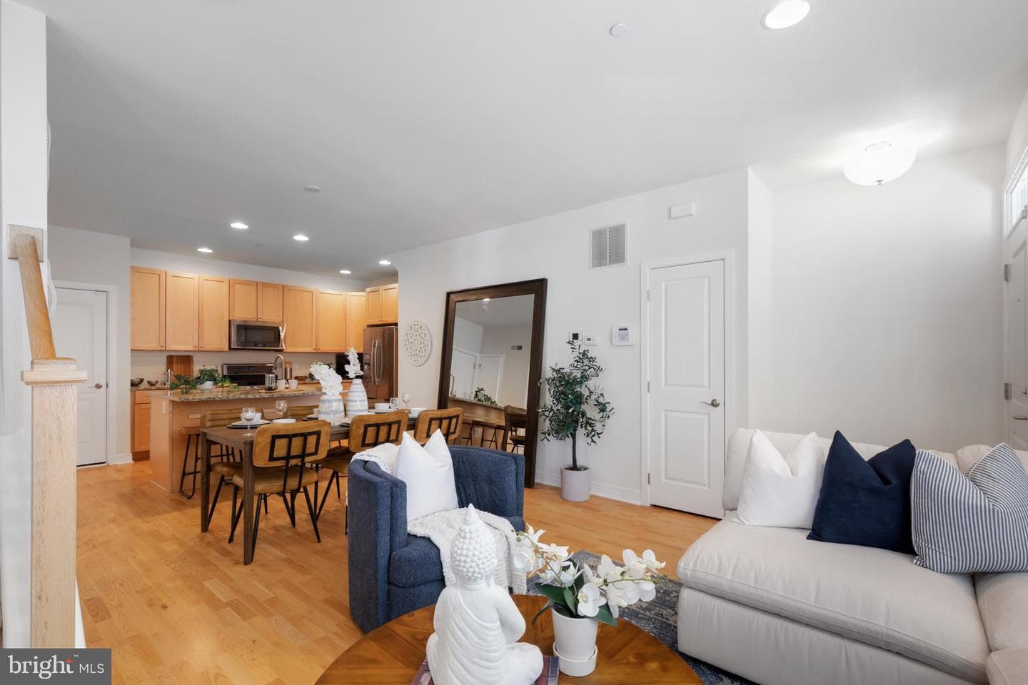 2443 Bainbridge Street photo 5