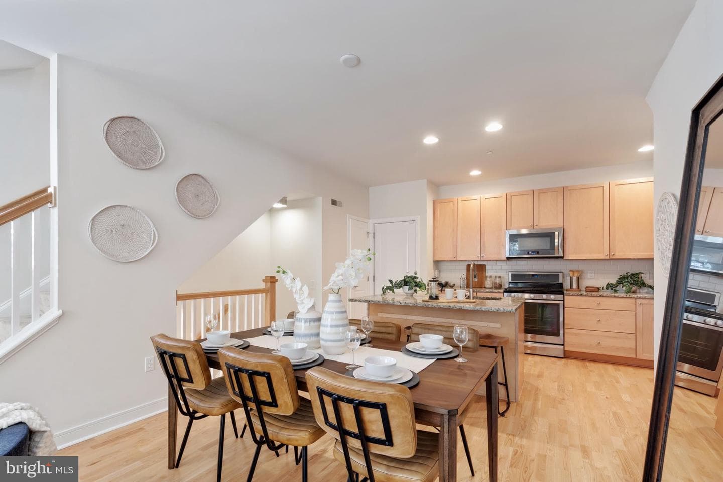 2443 Bainbridge Street photo 6