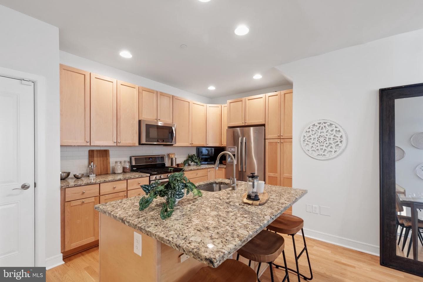 2443 Bainbridge Street photo 8