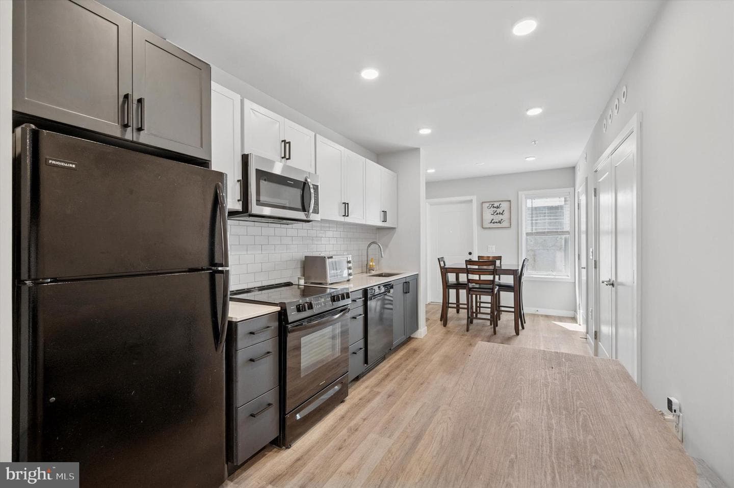 3024 N American Street photo 6