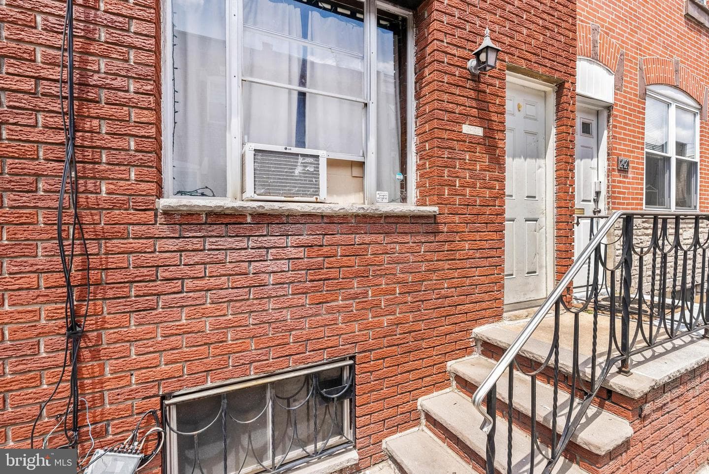 2422 S Iseminger Street photo 2