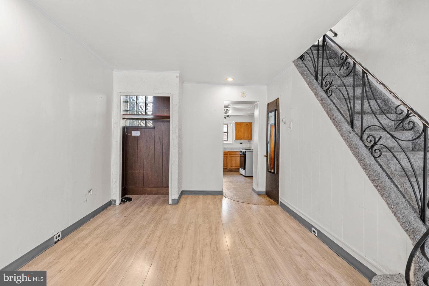 2422 S Iseminger Street photo 7