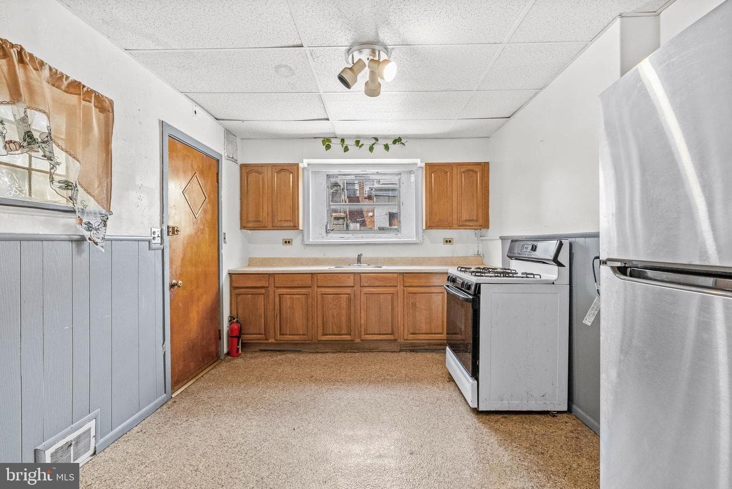 2422 S Iseminger Street photo 9