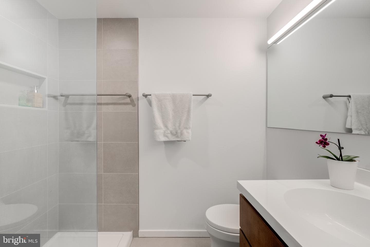870 N 28th Street #201 photo 25