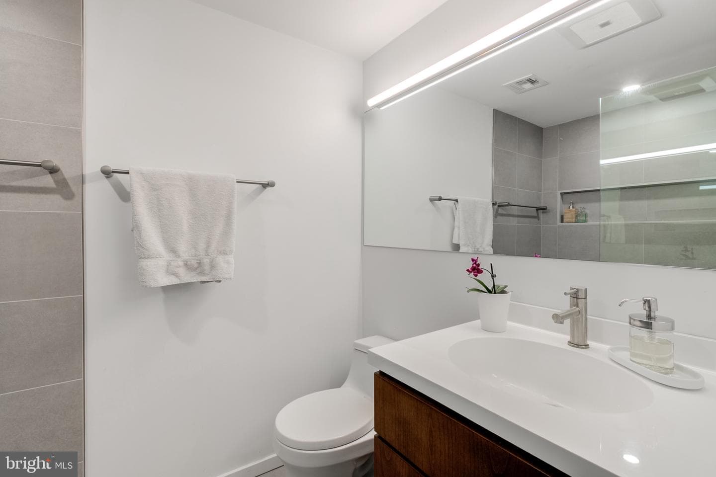 870 N 28th Street #201 photo 26
