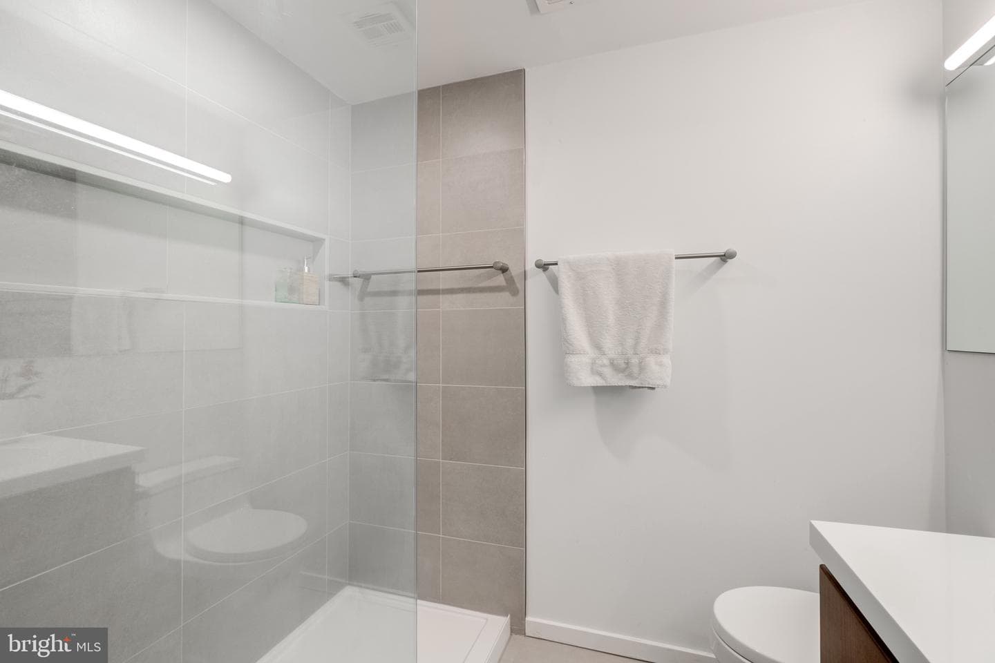 870 N 28th Street #201 photo 27