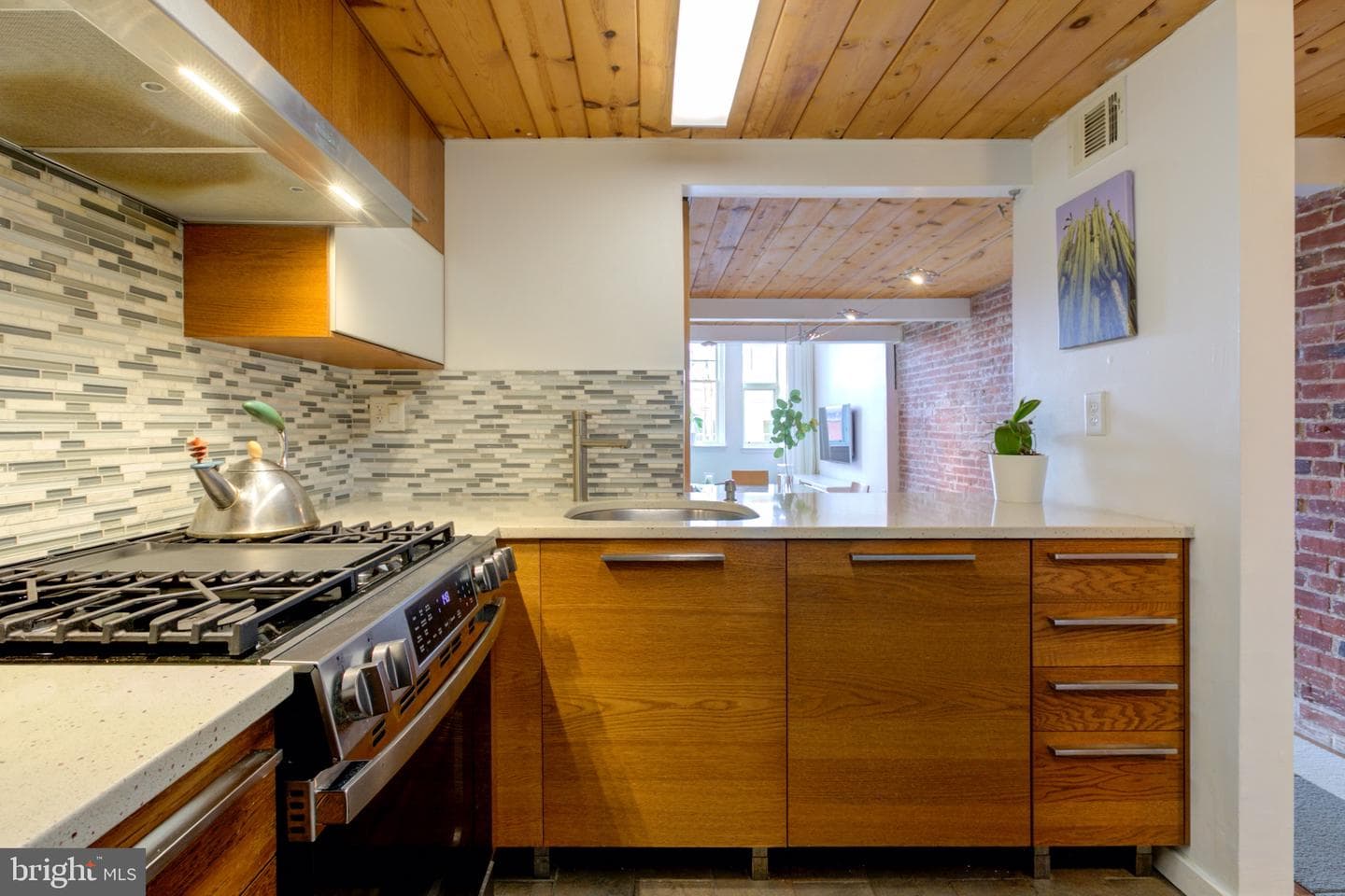 870 N 28th Street #201 photo 3