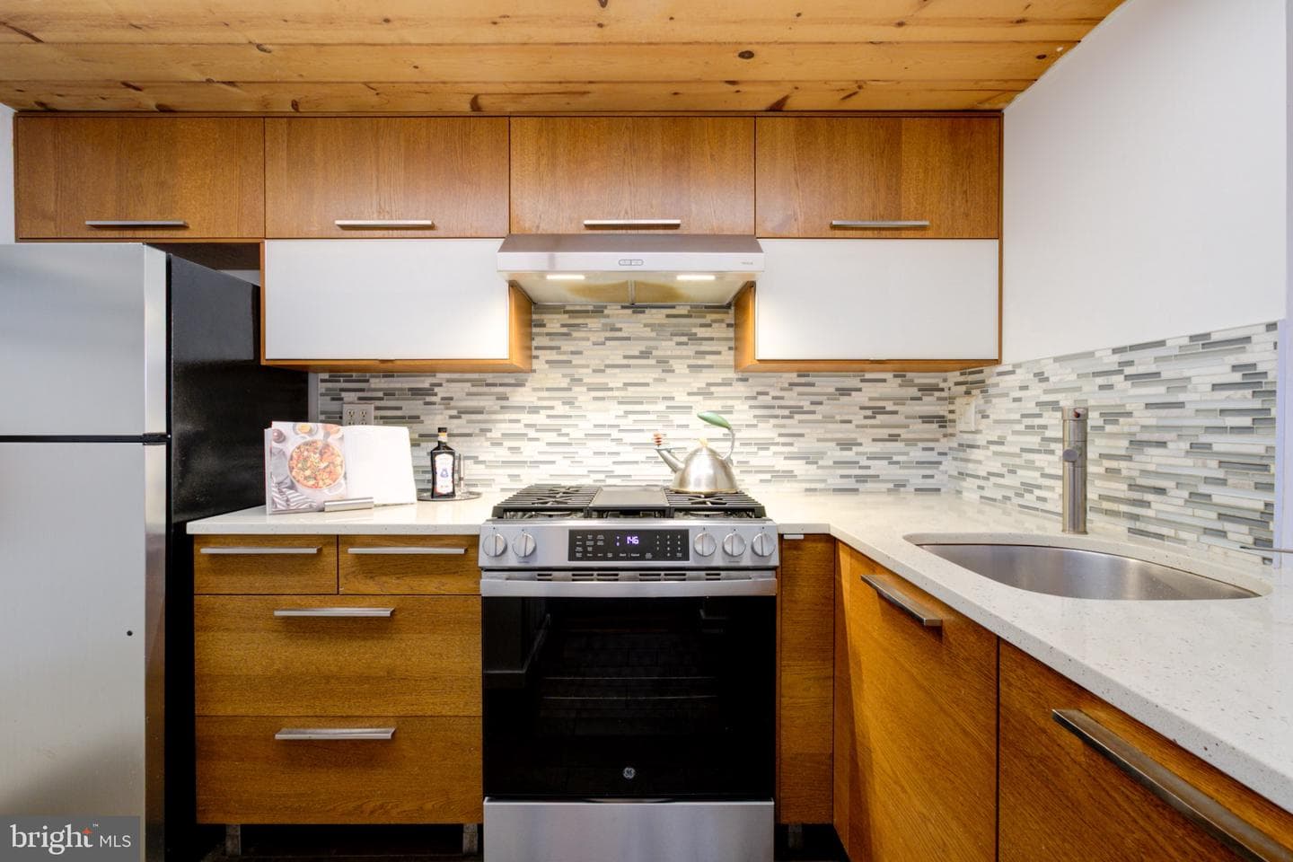870 N 28th Street #201 photo 6