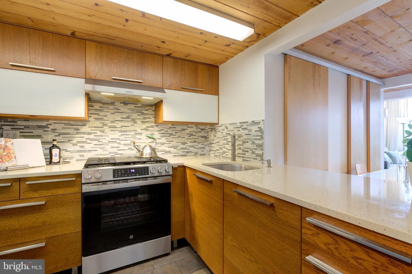 870 N 28th Street #201 photo 7