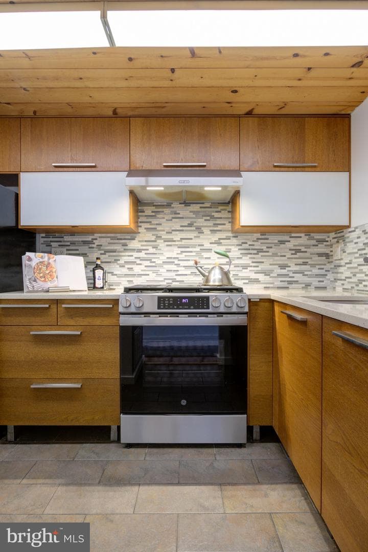 870 N 28th Street #201 photo 8