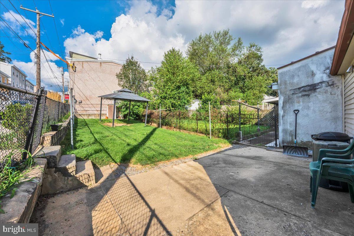 4531 Mitchell Street photo 17