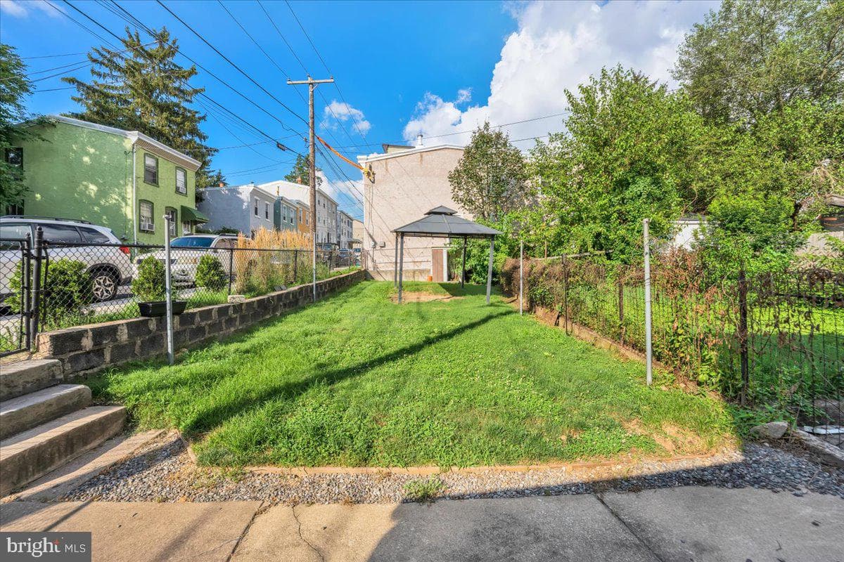 4531 Mitchell Street photo 18