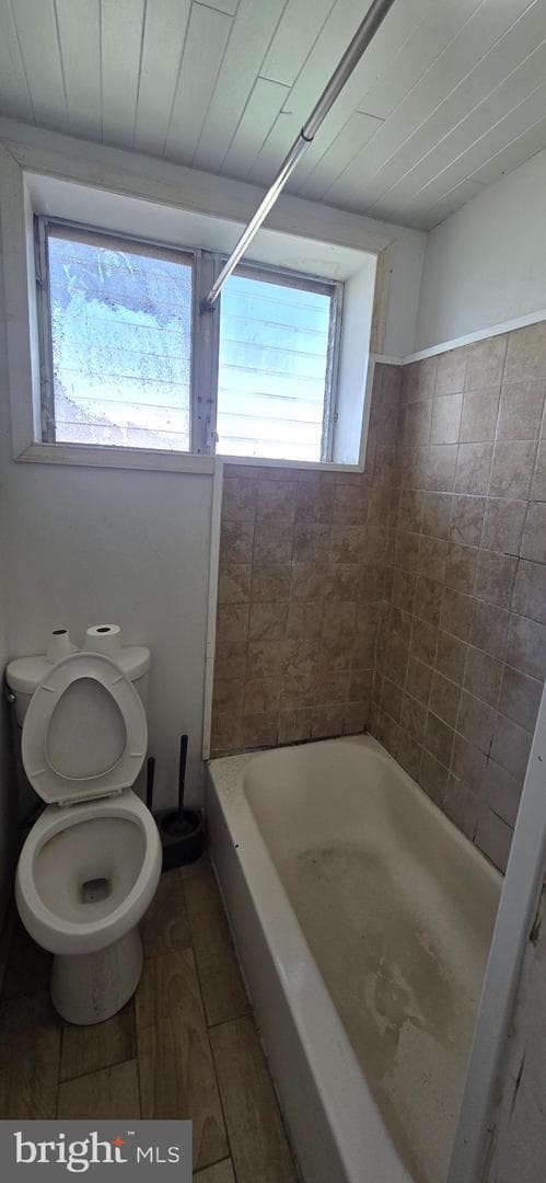2237 Simon Street photo 7