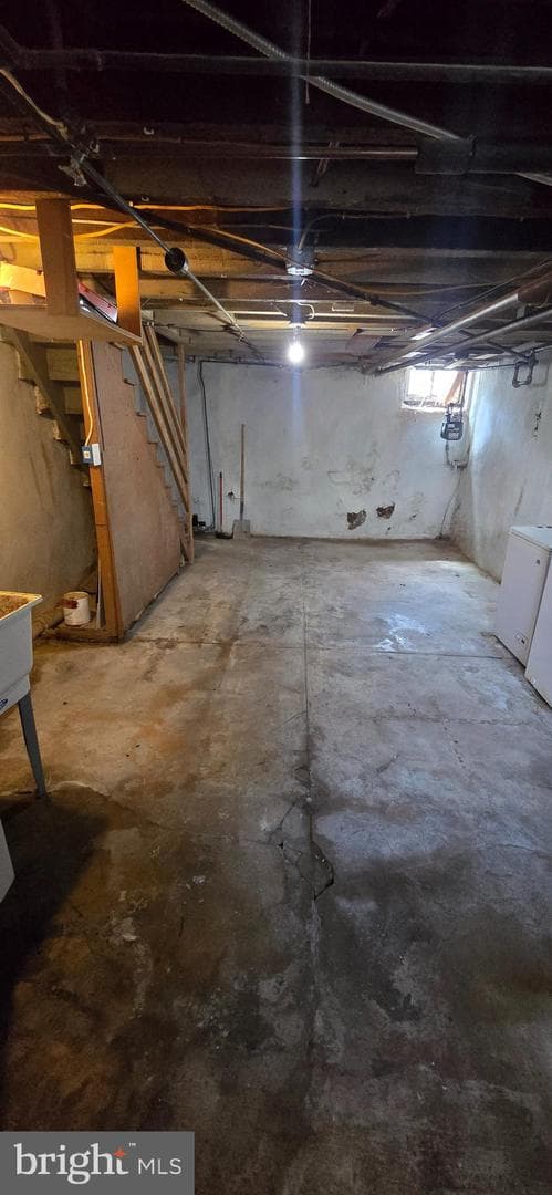 2237 Simon Street photo 8
