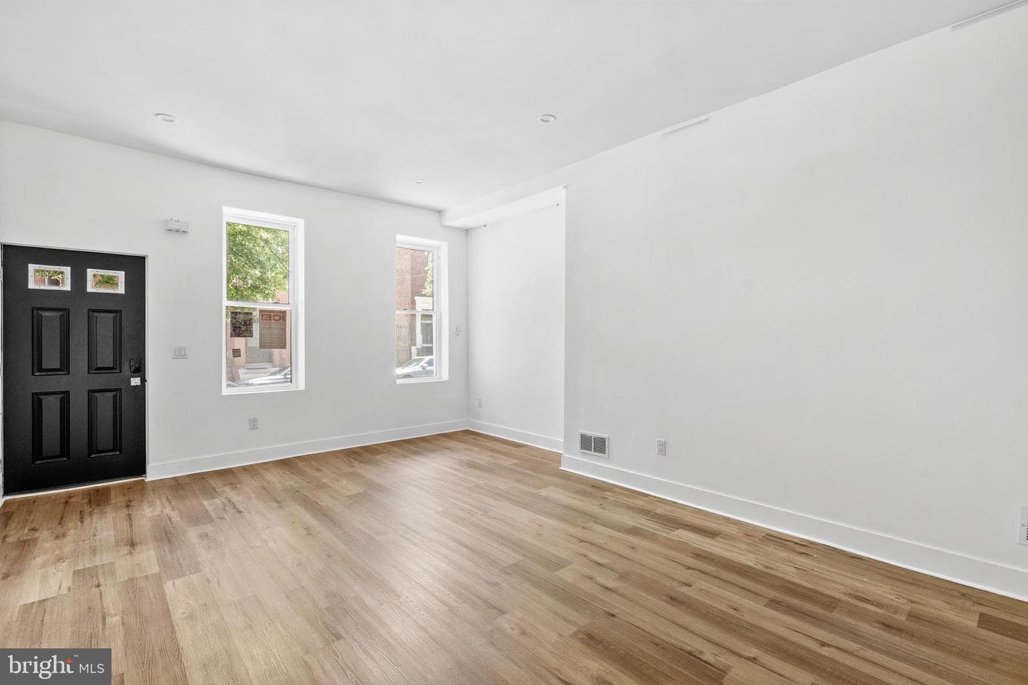 952 N 5th Street photo 14