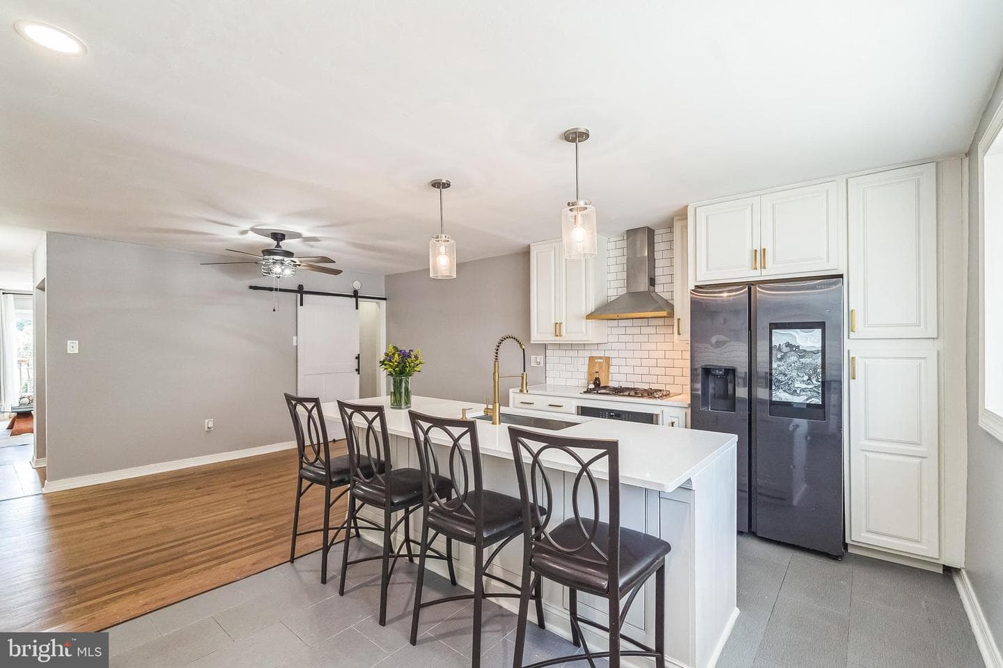 7448 Hill Road photo 10
