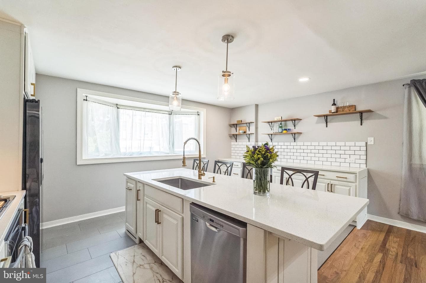 7448 Hill Road photo 12