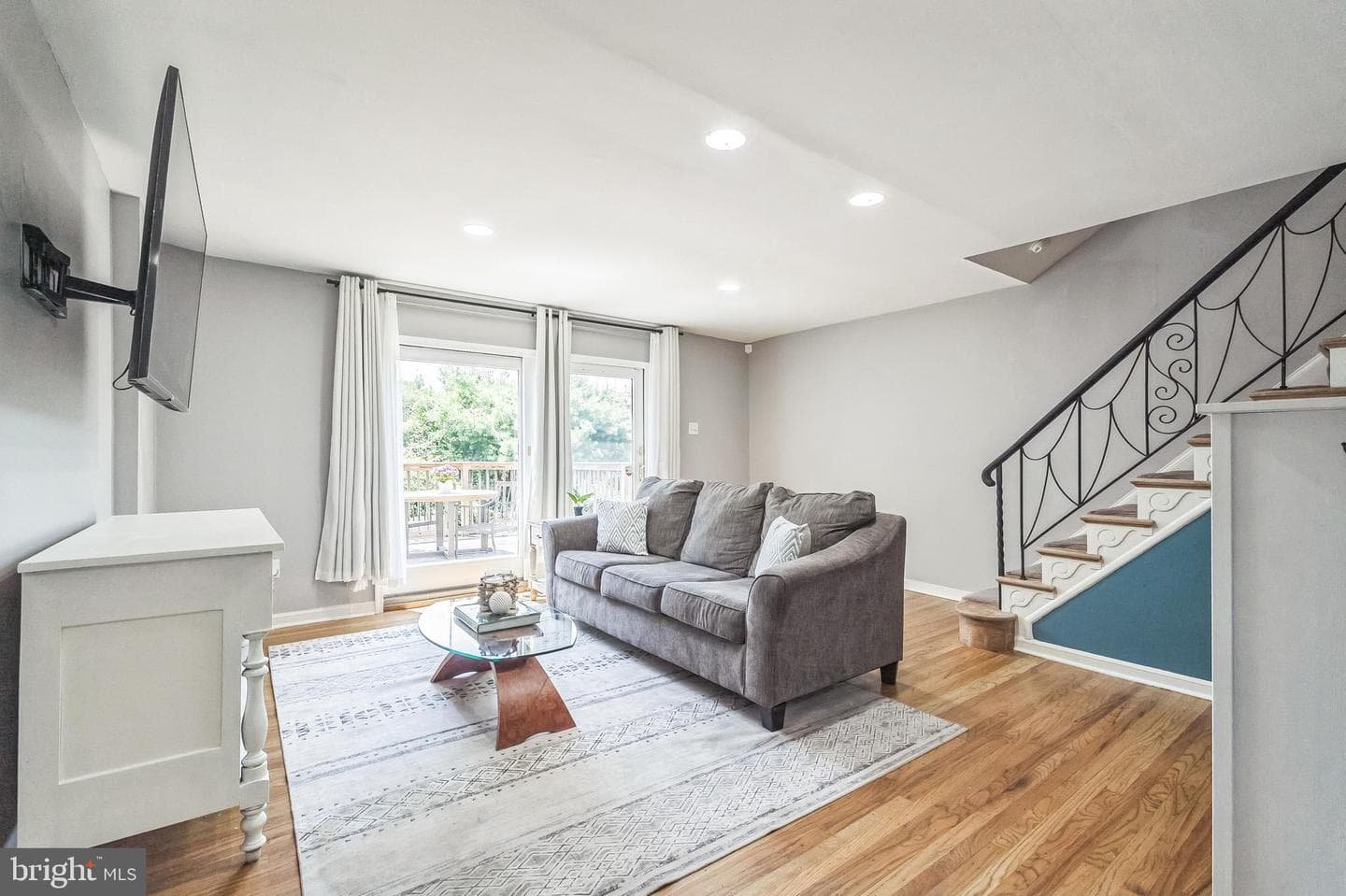 7448 Hill Road photo 18