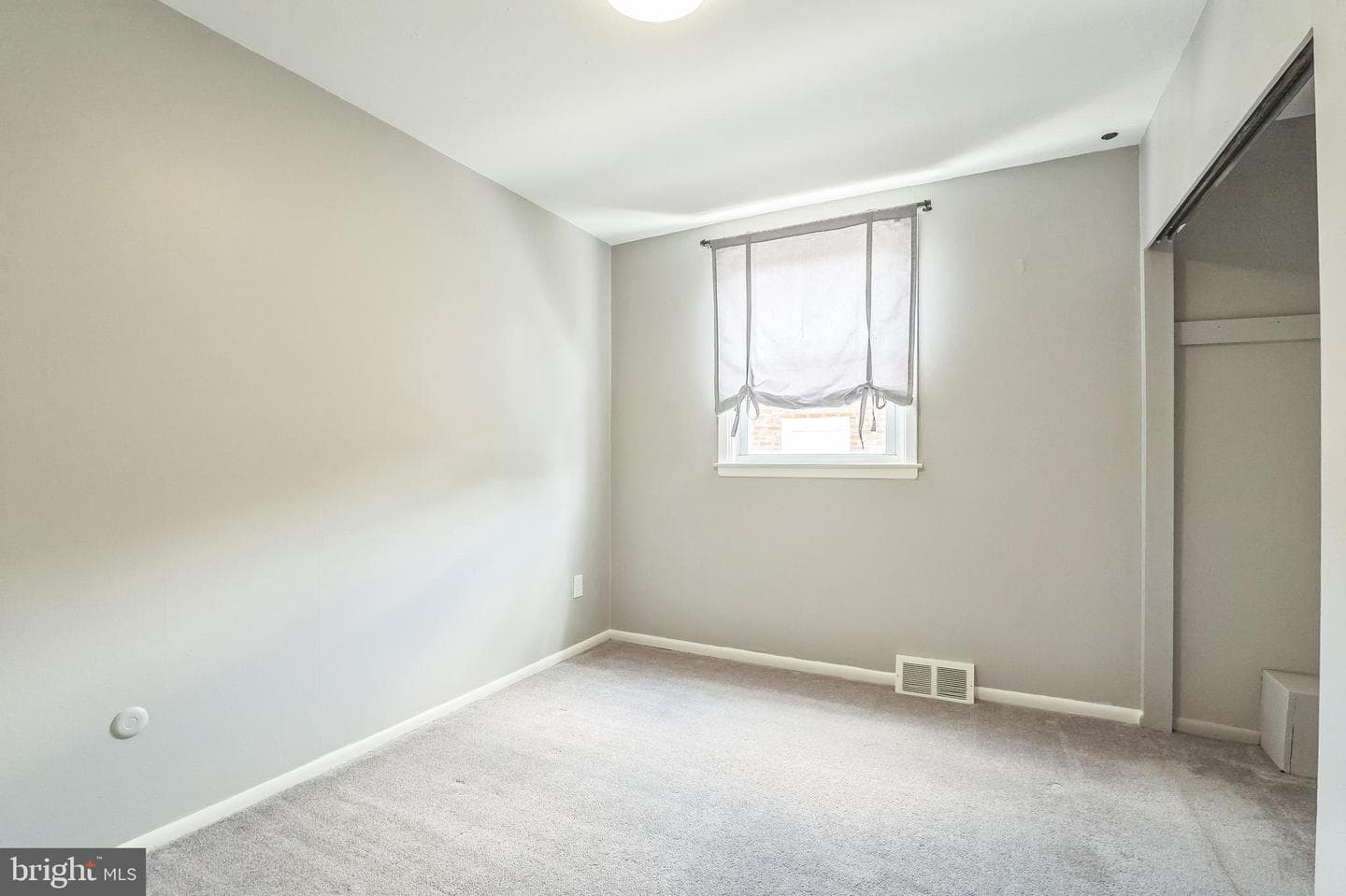 7448 Hill Road photo 28