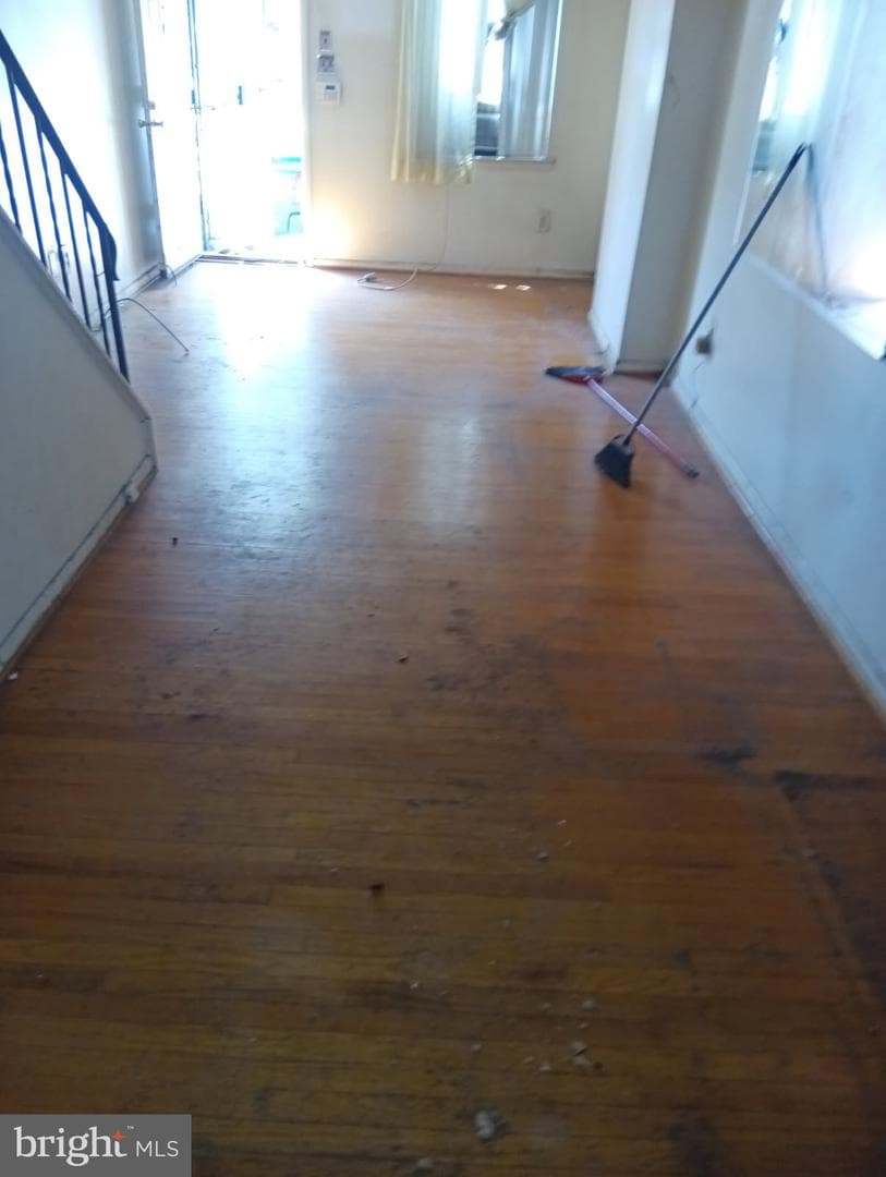 1519 W Thompson Street photo 3