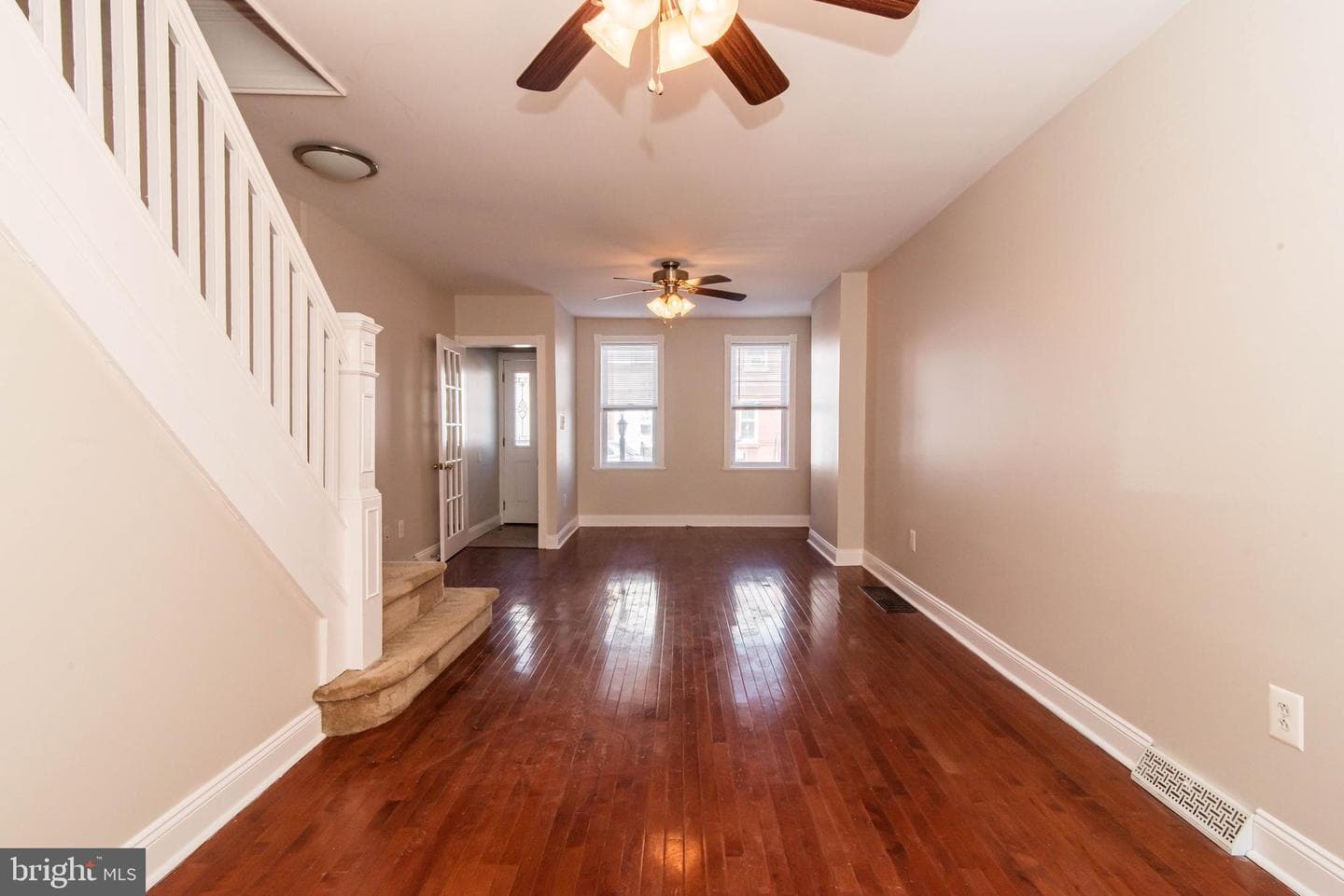 2553 Sepviva Street photo 3