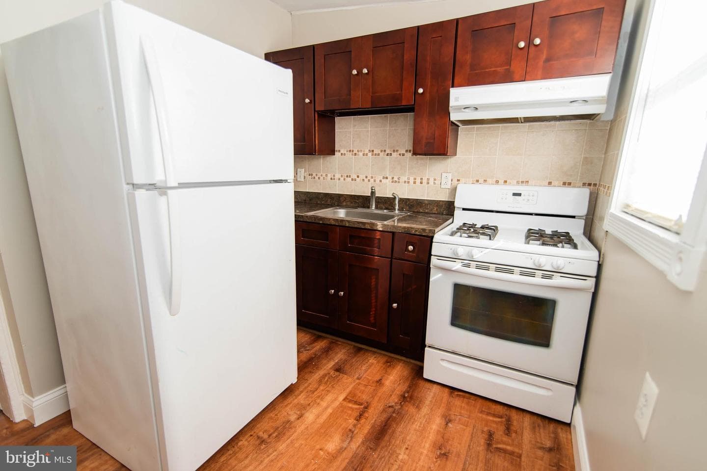 2553 Sepviva Street photo 7